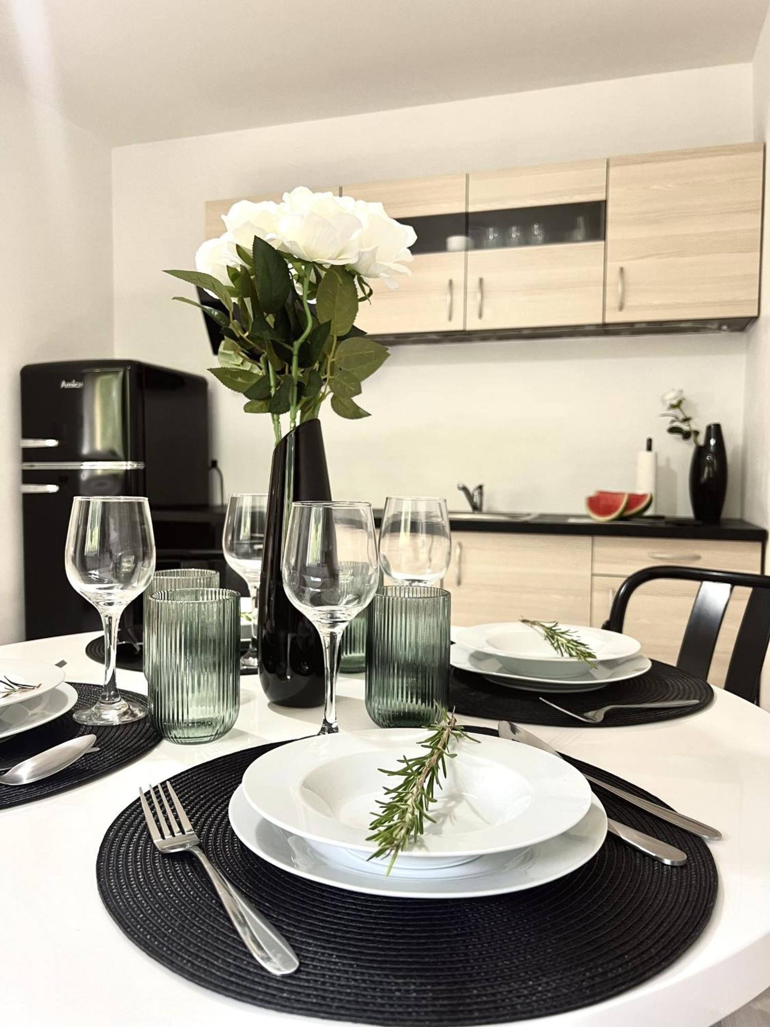 Apartmany New Forest Retreat - U Lesa, S Parkovanim, 300Mbit Internet Jesenik Exterior photo